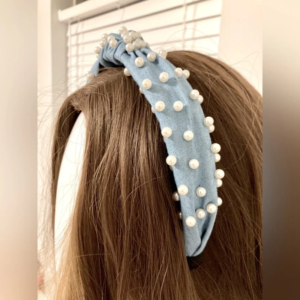WHBM Denim headband with faux pearls. Luminous faux pearls take the knotted